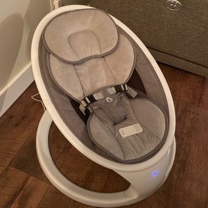 Munchkin Bluetooth Baby Swing